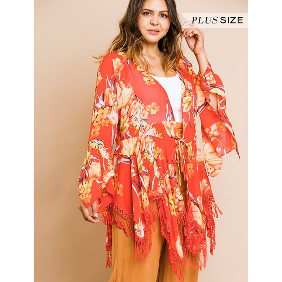 Red Floral Plus Size Kimono Tassels Sharkbite Hem - Picture 6 of 8